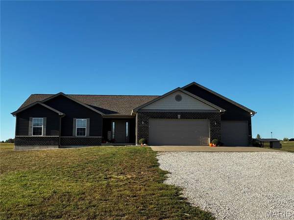 135 White Wildlife RD, Silex, MO 63377