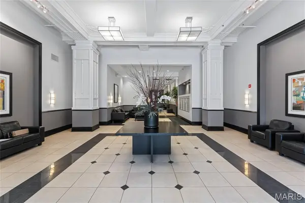 1501 Locust #905, St Louis, MO 63103