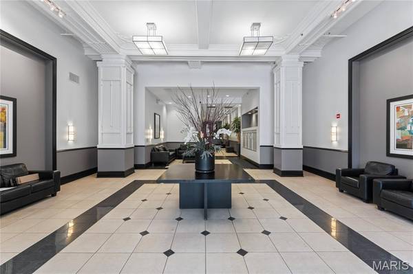 1501 Locust #905, St Louis, MO 63103
