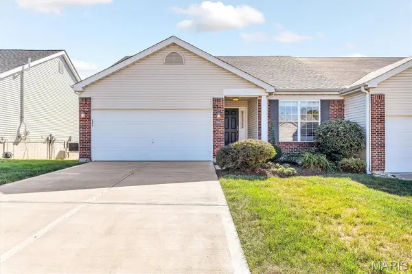 447 Angelique PL, St Charles, MO 63303