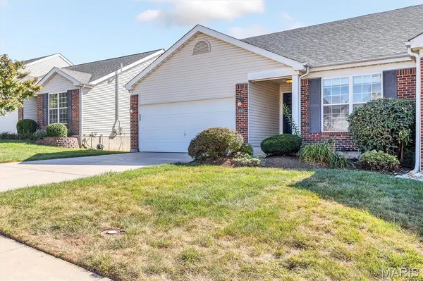 447 Angelique PL, St Charles, MO 63303