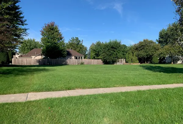 70 E Lynn ST, South Elgin, IL 60177