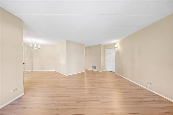 9810 Mill DR W #E1, Palos Park, IL 60464