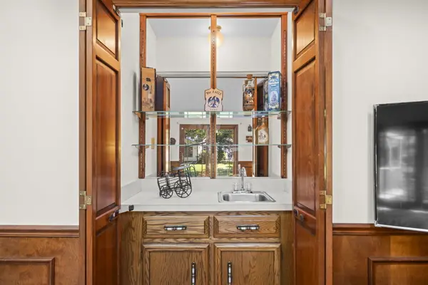 2205 Brown CT, Naperville, IL 60565