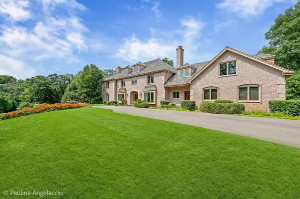 3 Far Hills RD, Barrington Hills, IL 60010