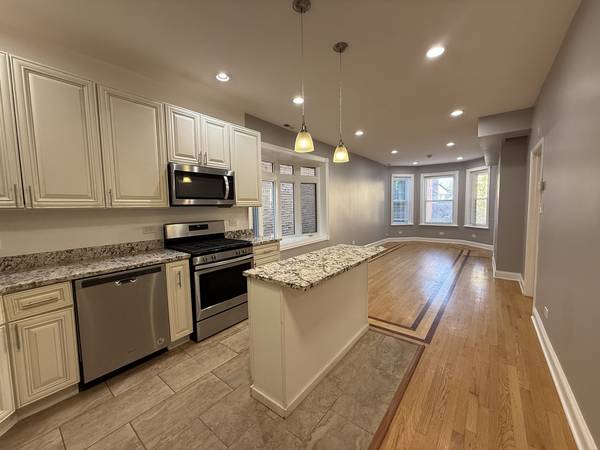 2449 N Ridgeway AVE #1, Chicago, IL 60647