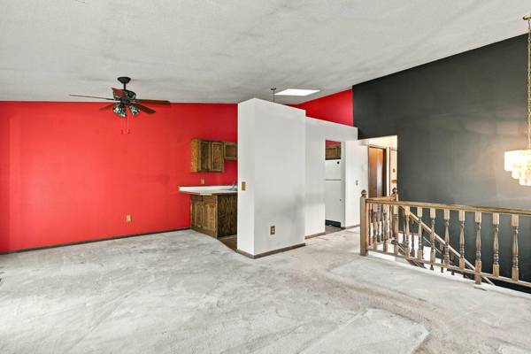 513 Upper Wood WAY, Burnsville, MN 55337