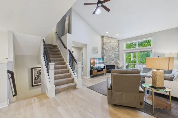 7974 Autumn Ridge WAY, Chanhassen, MN 55317