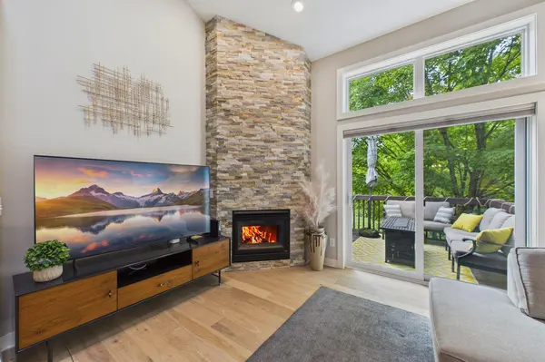 7974 Autumn Ridge WAY, Chanhassen, MN 55317