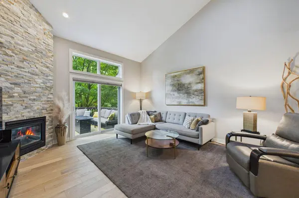 7974 Autumn Ridge WAY, Chanhassen, MN 55317
