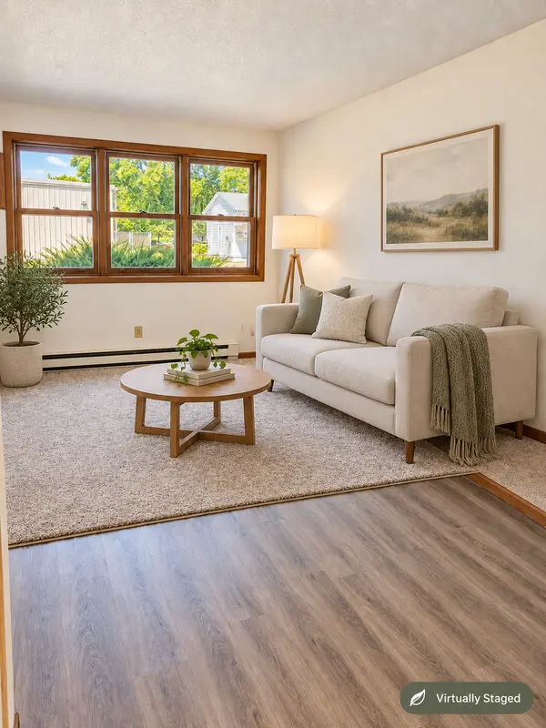 11 Park ST N, Fairfax, MN 55332