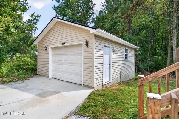 258 Dartmoor Drive, Crossville, TN 38558