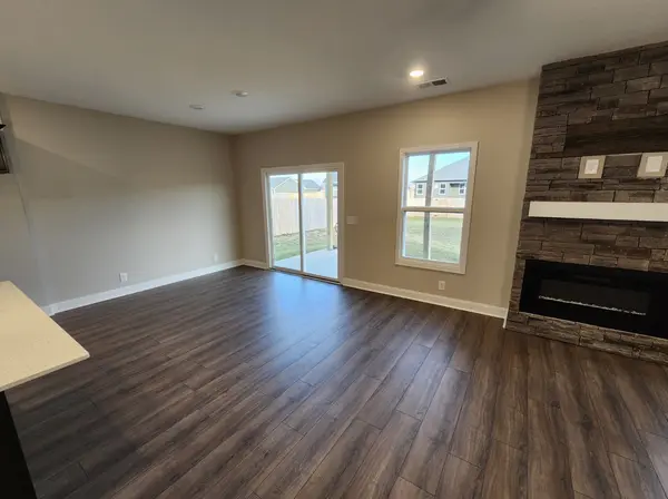 219 Donegal Dr, Clarksville, TN 37042