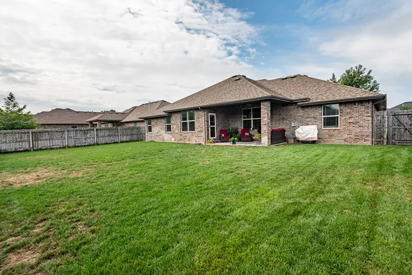 614 N Eagle Park DR, Nixa, MO 65714