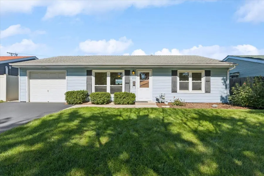 200 W Jeffery AVE, Wheeling, IL 60090