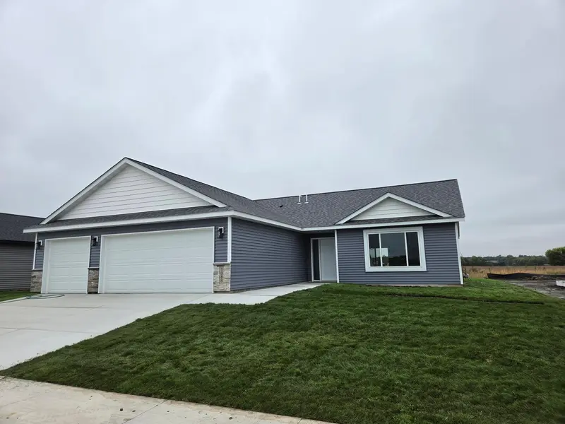 1088 Cullen ST, Saint Peter, MN 56082