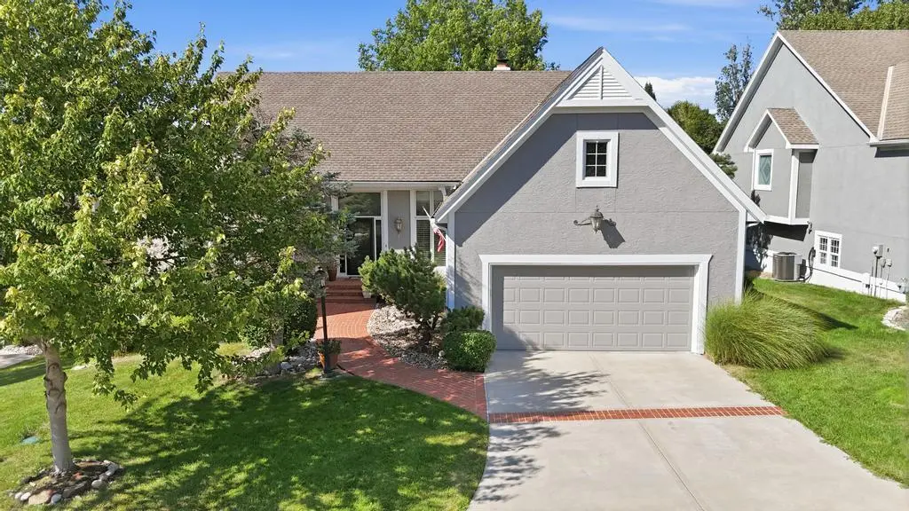 11118 W 121 ST, Overland Park, KS 66213