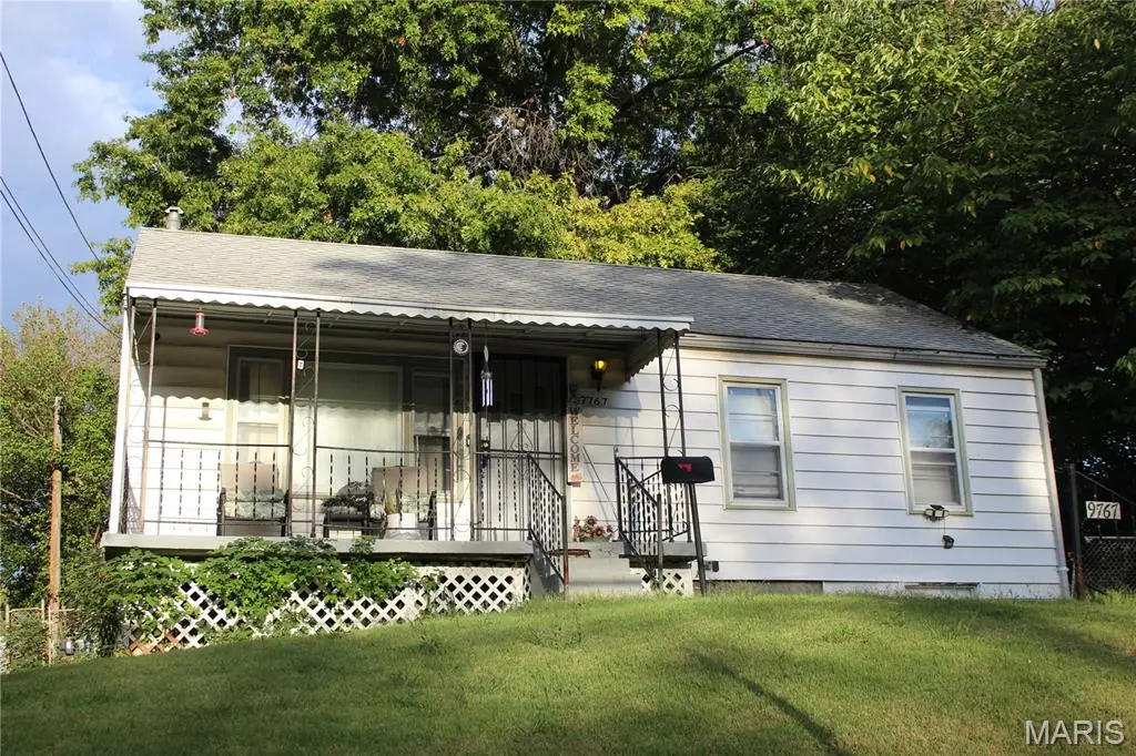 9767 Lilac DR, Riverview, MO 63137
