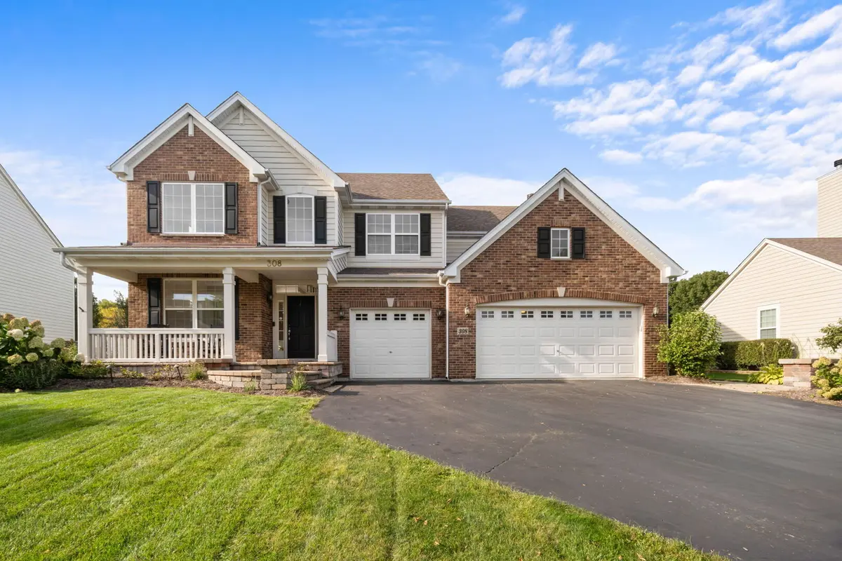 308 Comstock DR, Elgin, IL 60124