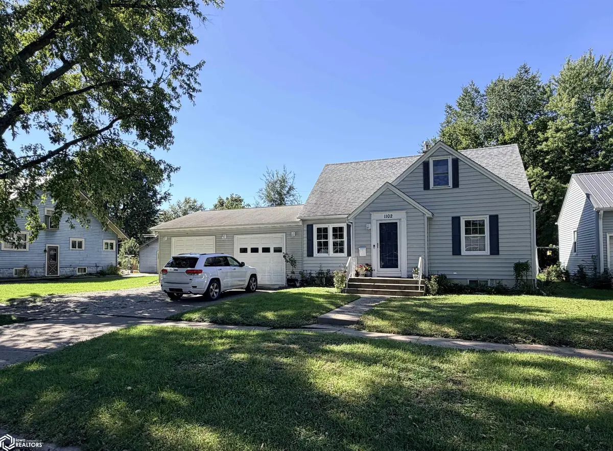 1102 S 4Th ST, Fairfield, IA 52556
