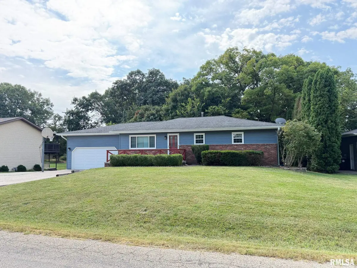 14 APPLE TREE LN, East Peoria, IL 61611