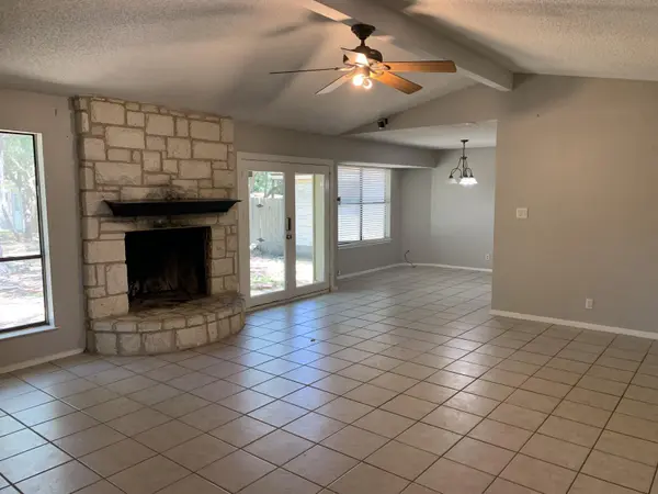 1002 Adventure LN, Cedar Park, TX 78613