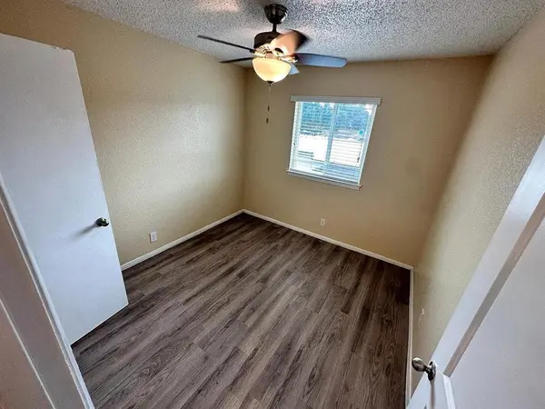 2401 Manor RD #220, Austin, TX 78722