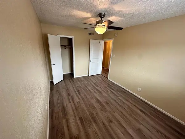 2401 Manor RD #220, Austin, TX 78722