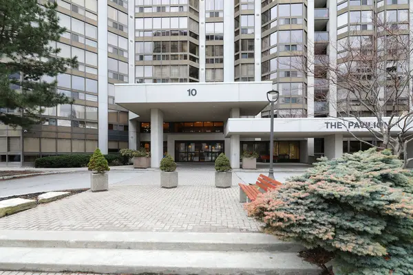10 Kenneth AVE #1704, Toronto C14, ON M2N 6K6