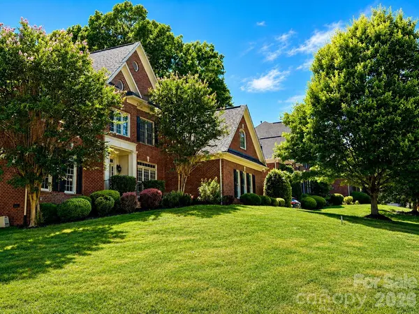 7010 Stanbury DR, Matthews, NC 28104