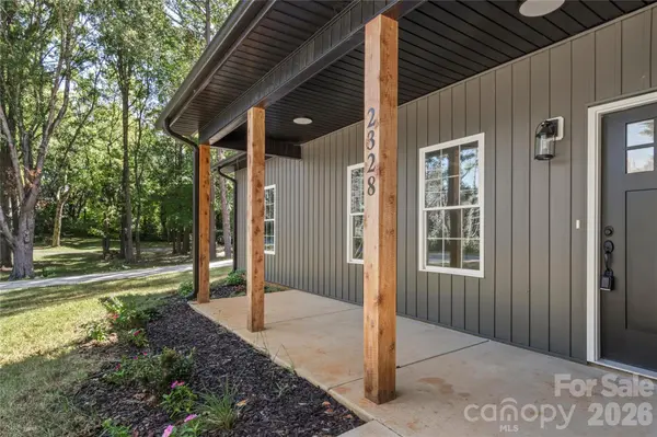 2328 Summerlin ST, Winston Salem, NC 27103
