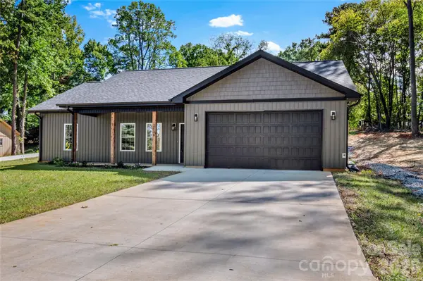2328 Summerlin ST, Winston Salem, NC 27103