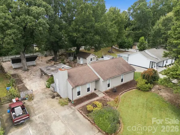 6423 Snow Bird LN, Charlotte, NC 28227