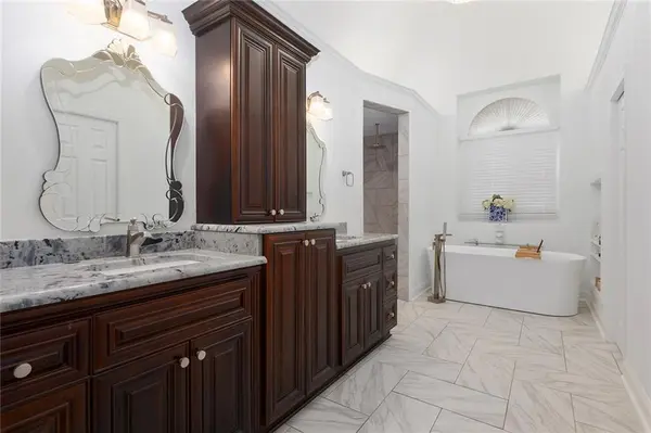 12808 W 121st ST, Overland Park, KS 66213