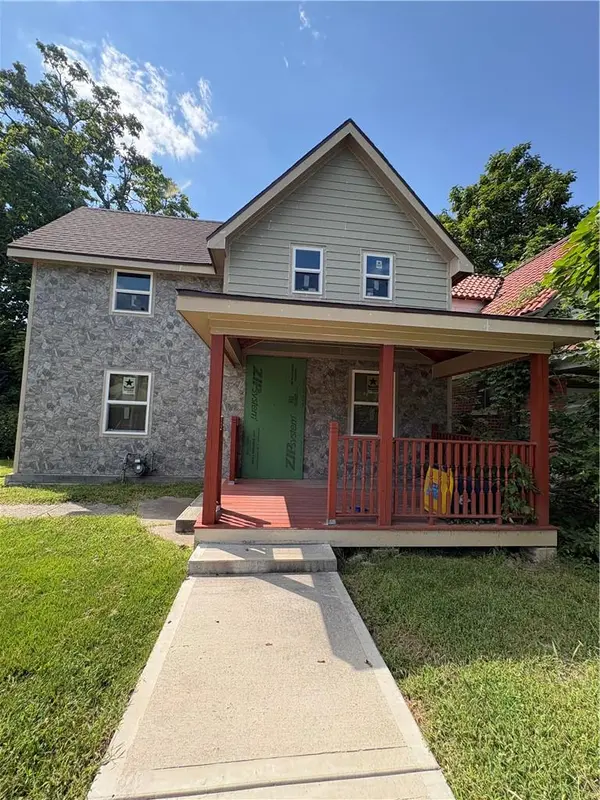 4030 Woodland AVE, Kansas City, MO 64110