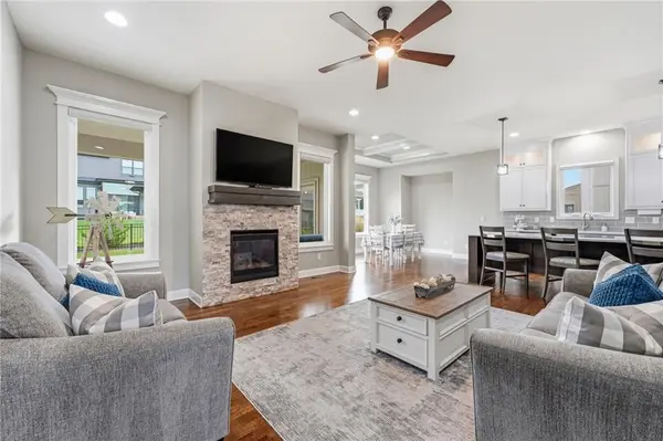 9141 Carbondale St. Carbondale ST, Lenexa, KS 66227