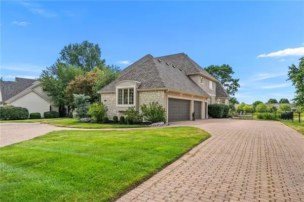 6509 W 132nd TER, Leawood, KS 66209
