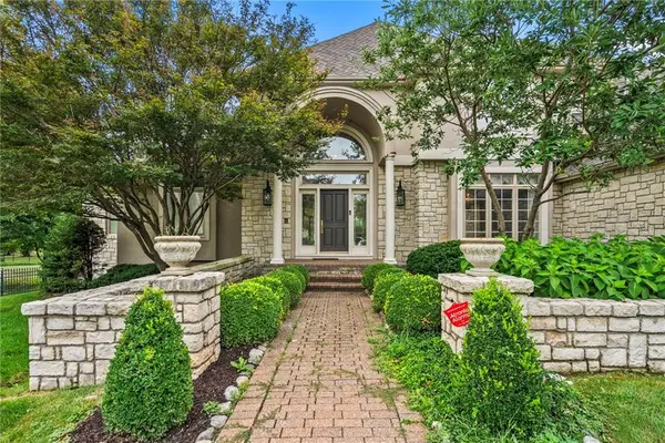 6509 W 132nd TER, Leawood, KS 66209
