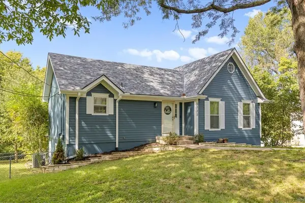5122 Hardy ST, Overland Park, KS 66202