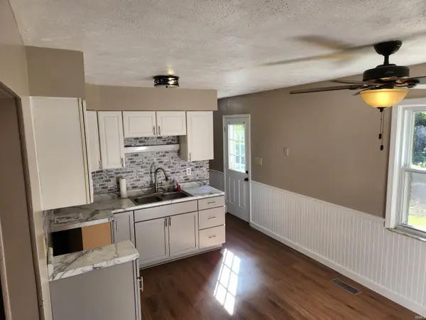 2121 W Thomas DR, Muncie, IN 47302