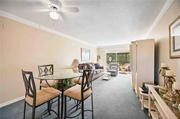 5673 MIDNIGHT PASS RD #202, Sarasota, FL 34242