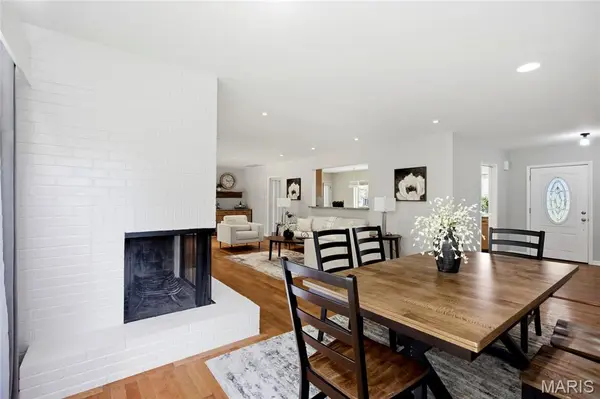 15 Ladue RDG, Ladue, MO 63124