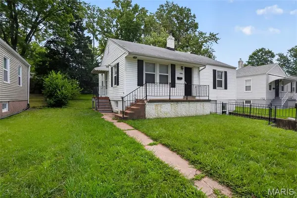 2049 Coleridge DR, St Louis, MO 63136