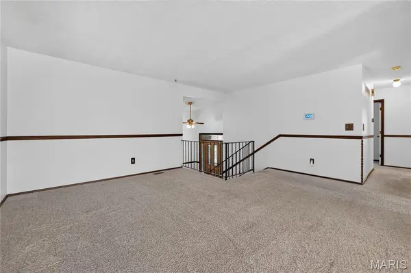 31 Buckingham DR, Washington, MO 63090