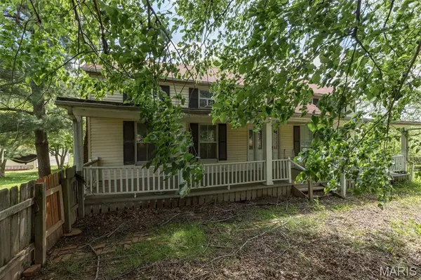 5340 Studer LN, St Louis, MO 63128