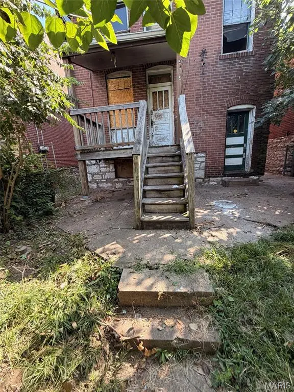 3903 Iowa AVE, St Louis, MO 63118