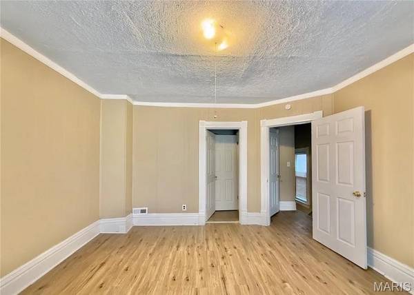 5363 Arsenal ST, St Louis, MO 63139