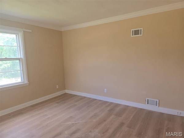 550 Holland AVE, Webster Groves, MO 63119