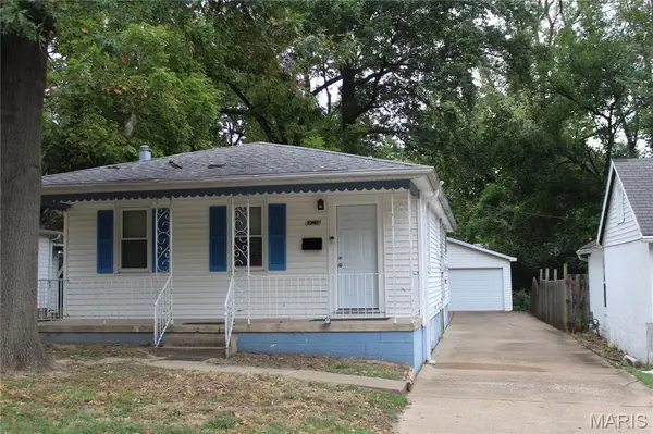 10180 Count DR, Riverview, MO 63136