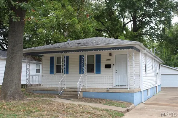 10180 Count DR, Riverview, MO 63136